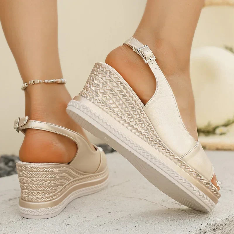 Nia™ Orthopaedic Sandals